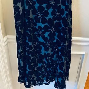 Lillie Rubin Long Black Velvet Floral Skirt Size 8